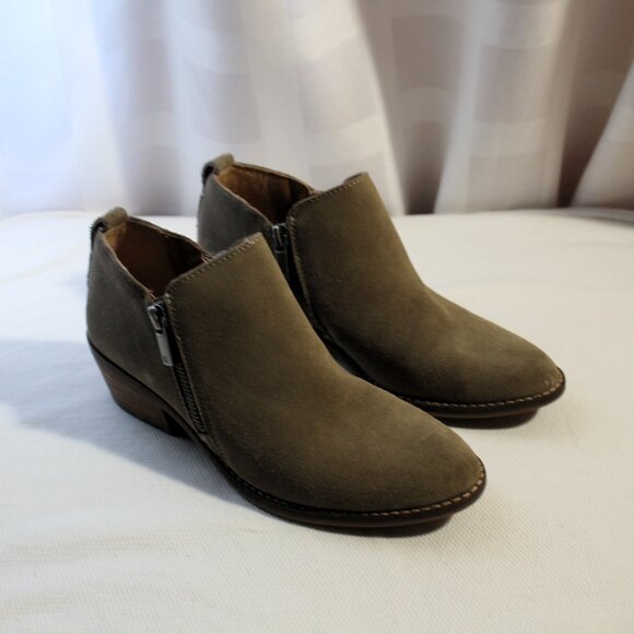 Lucky Brand Taupe Suede Ankle Boots / Booties, 1.75" Stacked Heel, 6M - Picture 2 of 10